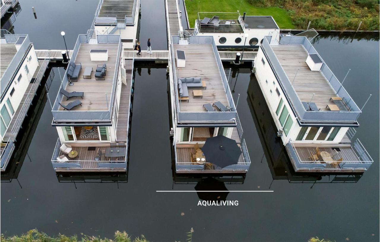 Stunning Ship In Aalsmeer With Harbor View Extérieur photo